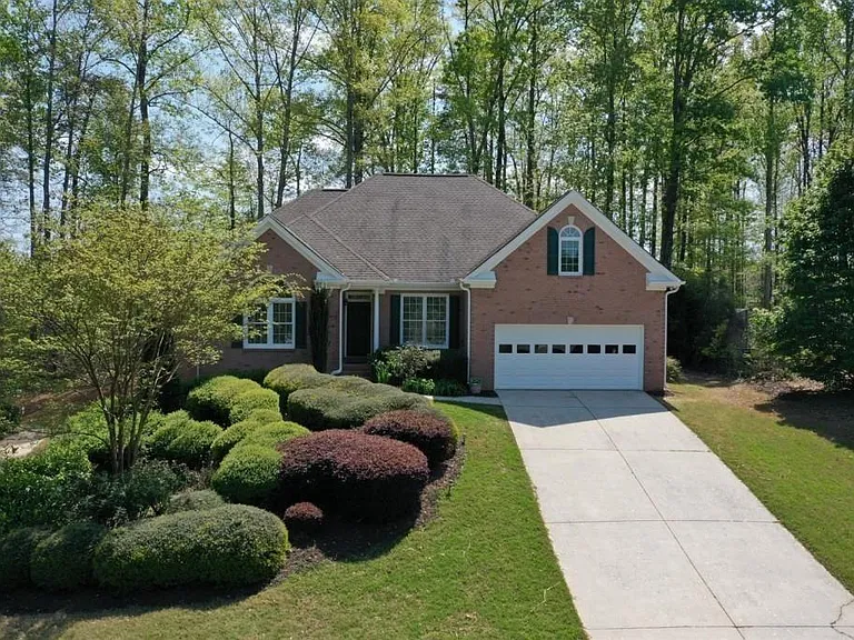 4735 Dartmoor Ln — Photo 1