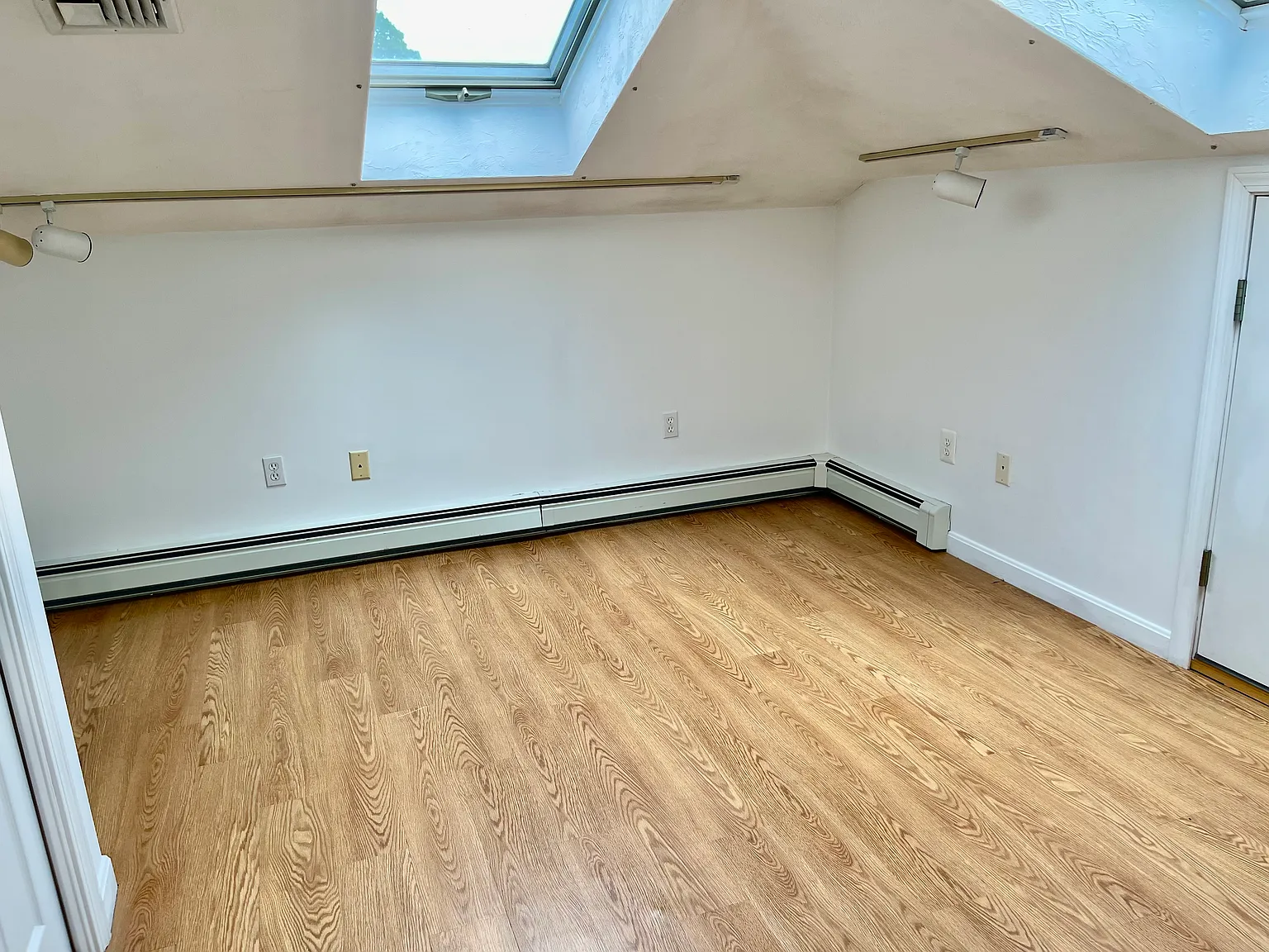 2 bed, 1275 sqft, $3,000 — Photo 4