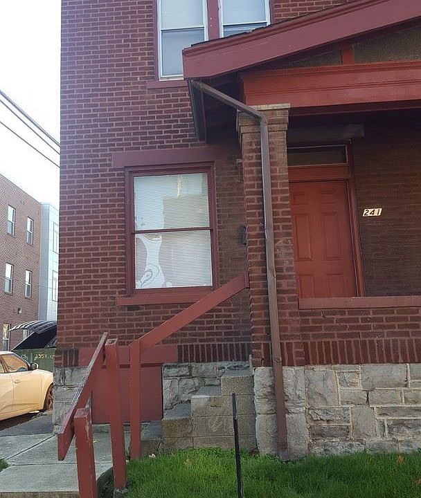 1st image of 237 E 12th Ave