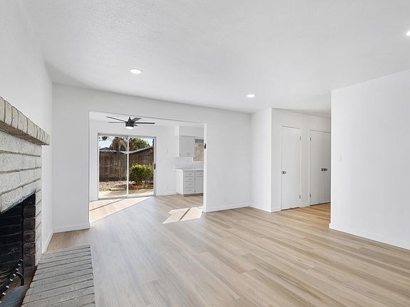 4th image of 221 E Modoc Avenue N