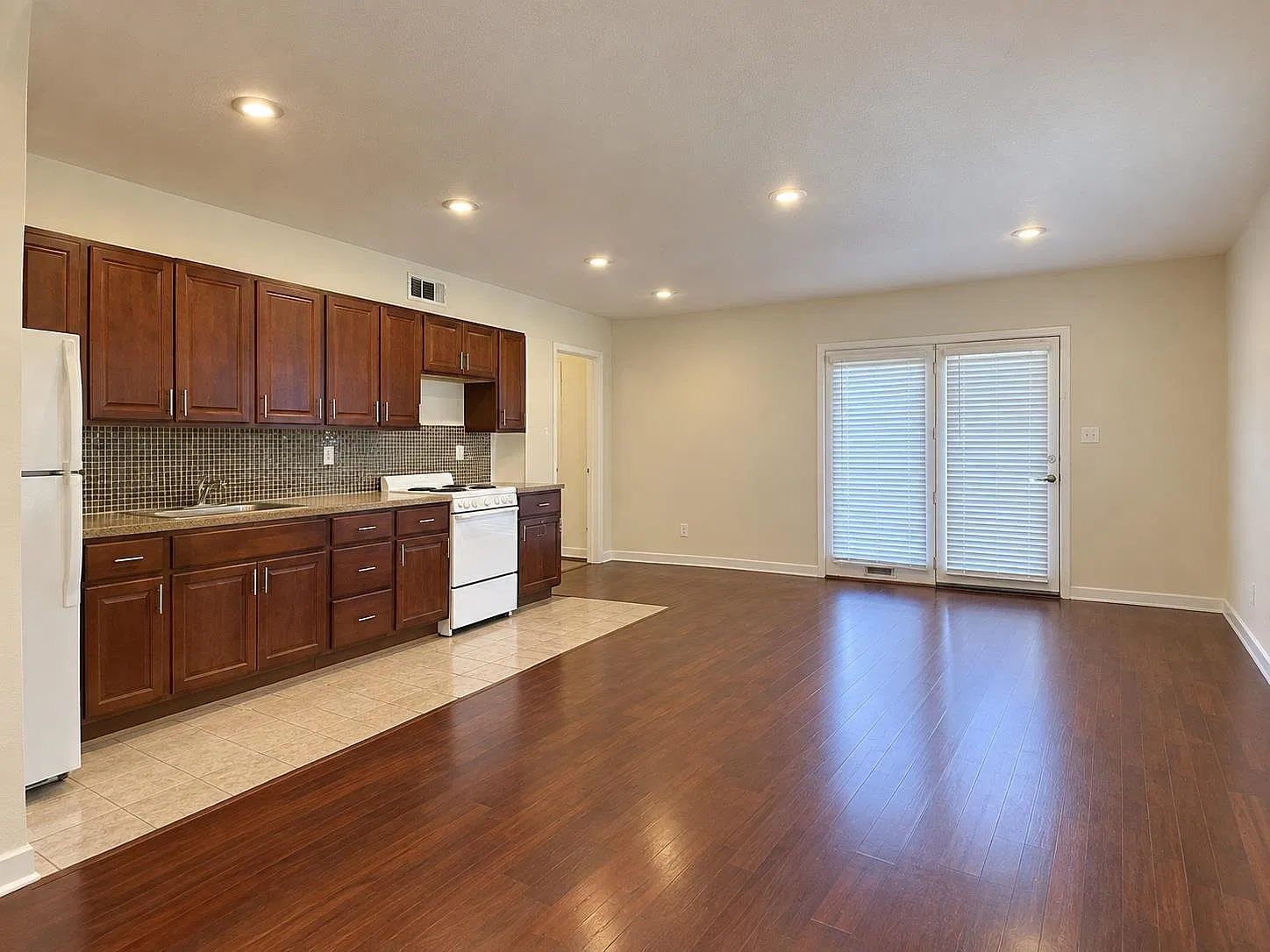 1 bed, 1.0 bath, 395 sqft, $750 — Photo 2