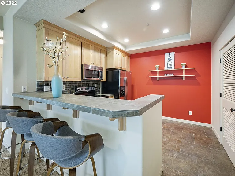 7907 NE Rockne Way — Photo 1