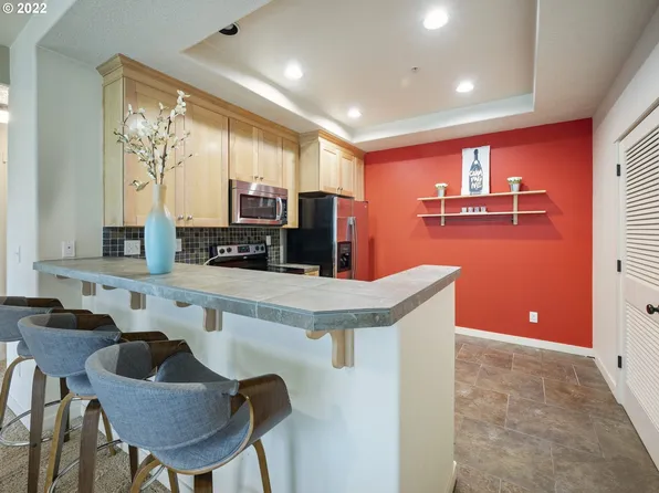 7907 NE Rockne Way, Hillsboro, OR 97006