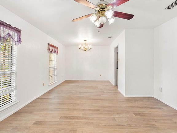 3rd image of 8903 Roos Rd