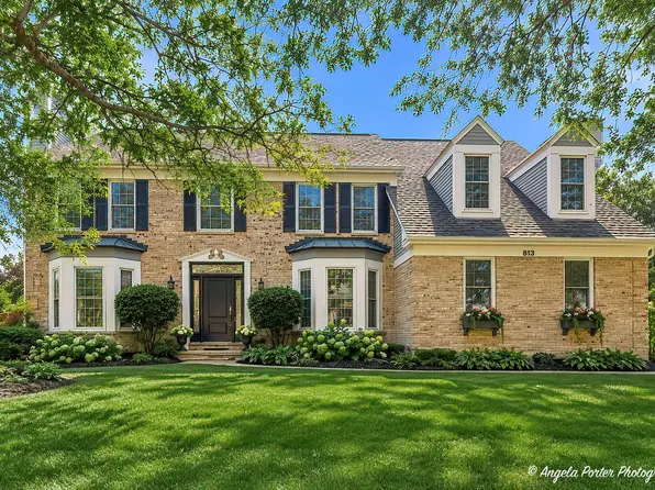813 Walton Ln, Grayslake, IL 60030