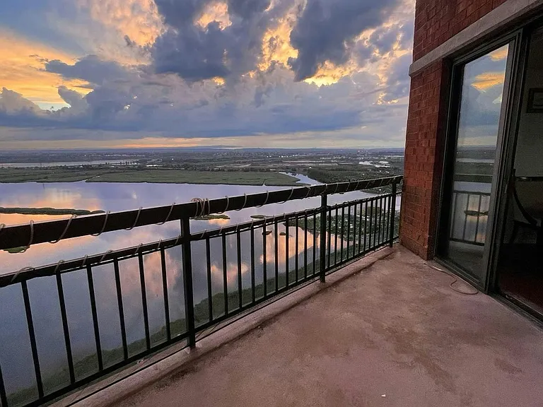 1st floor Balcony