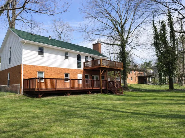 411 Patrick Henry Dr, Blacksburg, VA 24060