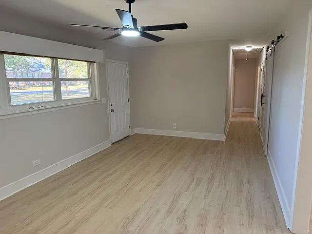 3 bed, 1.5 bath, 1362 sqft, $1,650 — Photo 2