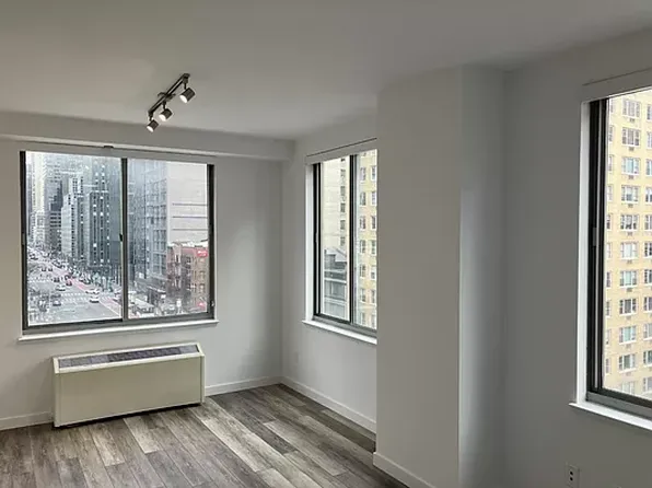 556 Third Avenue image 1 of 8