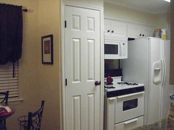 5th image of 2513 White Oak Ln