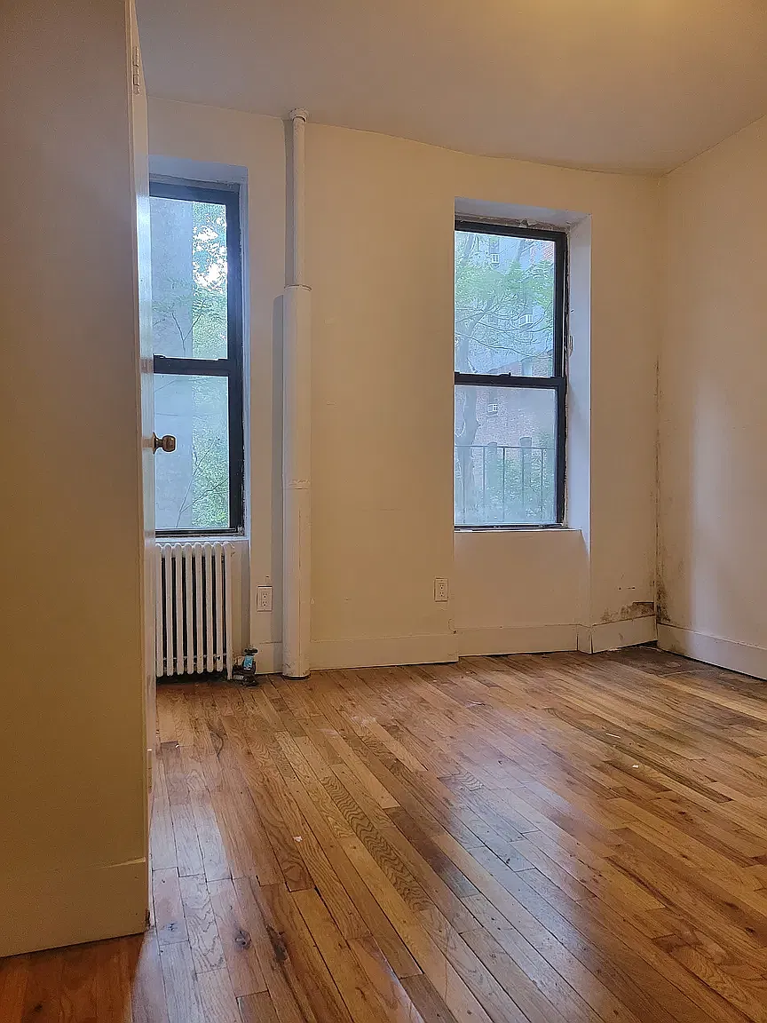 1710 2nd Avenue — Photo 2