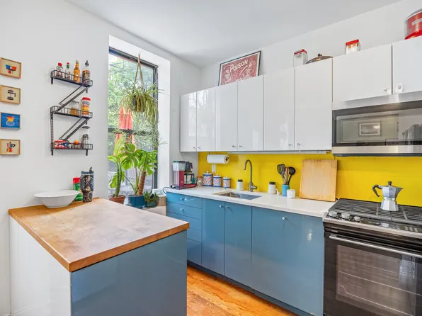 1390 Madison Street image 3 of 21