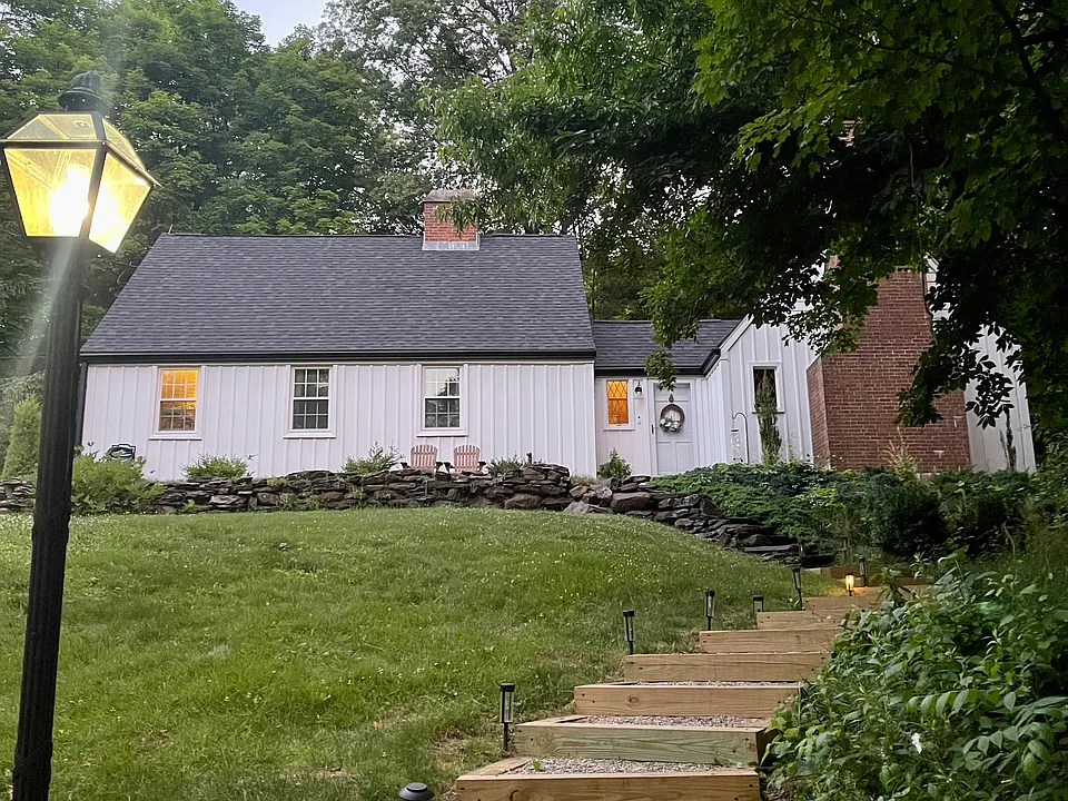 25 Duncaster Ln