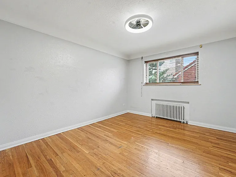 733 E 2nd Ave #105 — Photo 4