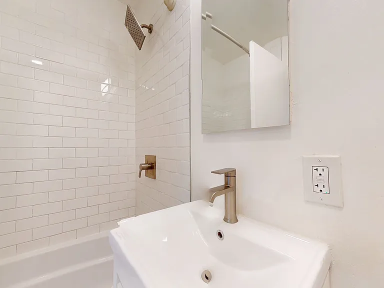 Charming Apartments in Prime Oakland Location! — Photo 38