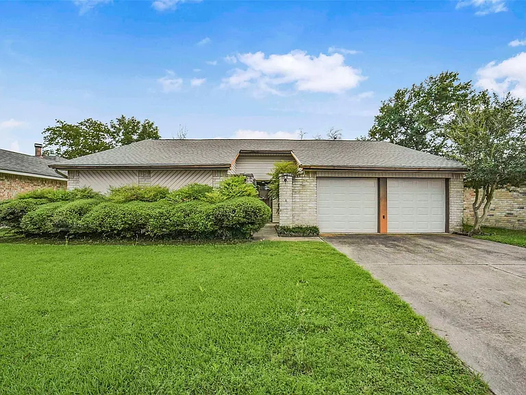 16323 Summer Dawn Ln — Photo 1