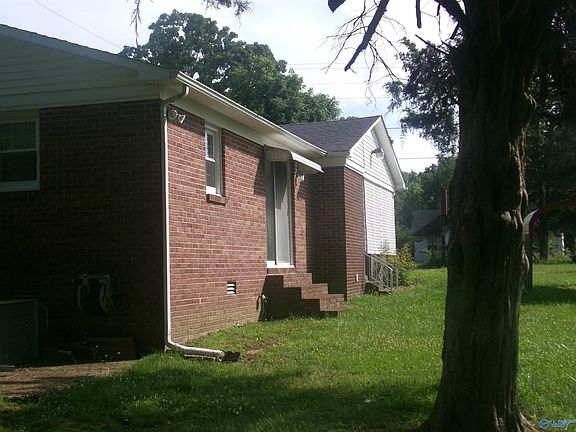 5th image of 2204 Chisholm Rd