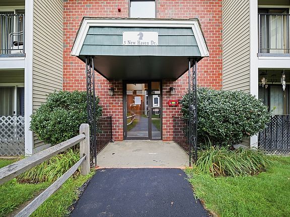 5th image of 5 New Haven Dr #204