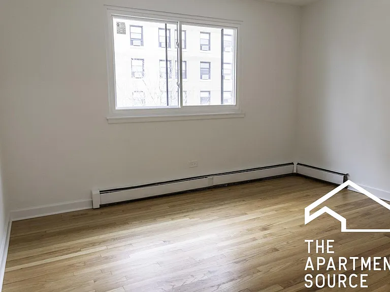 6209 N Kenmore Ave — Photo 2
