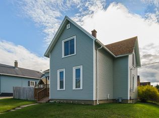 1402 S 11th St, Manitowoc, WI 54220