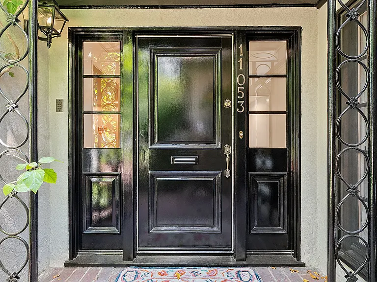 11053 Strathmore Dr — Photo 5
