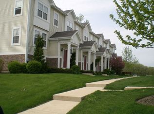 365 Holiday Ln, Hainesville, IL 60073