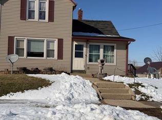 934 E Garden St, Freeport, IL 61032