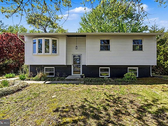 2nd image of 3010 Marlin Dr