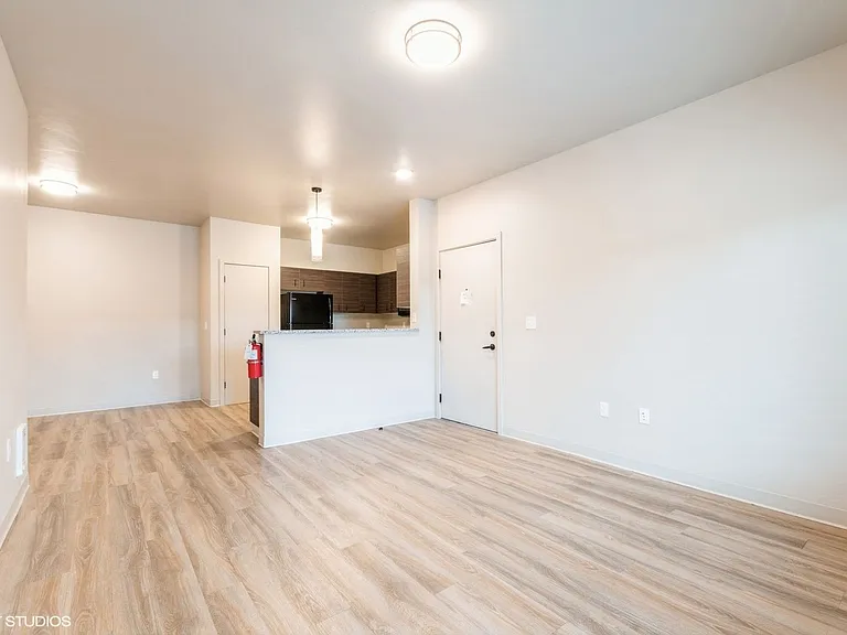 1920 Jefferson Blvd #207-C — Photo 6