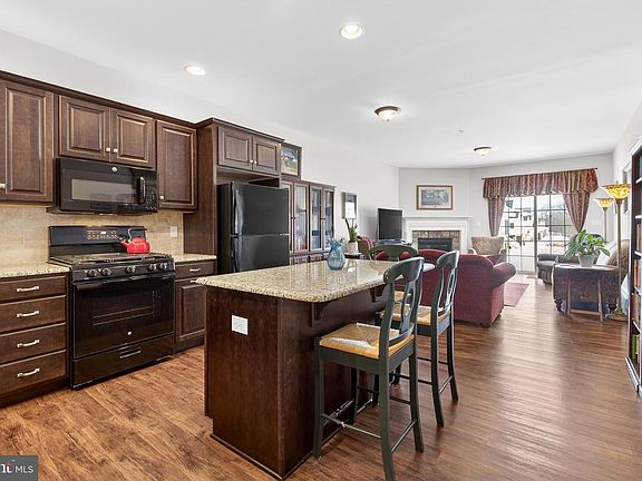 4th image of 637 Lititz Reserve Ln