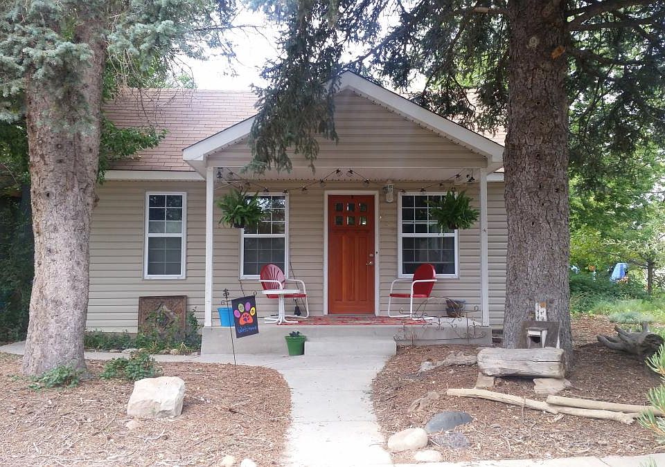 Front Entry/Covered Porch