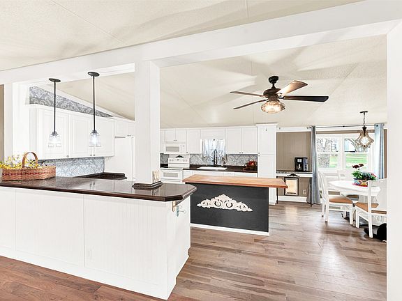 4th image of 129 Hunter Ridge Ln