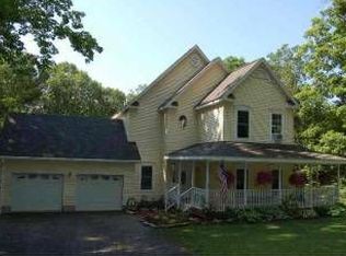 1073 Old Post Rd, New Paltz, NY 12561