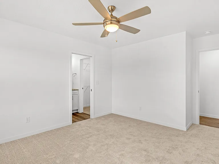 810 Lambert Cir — Photo 21