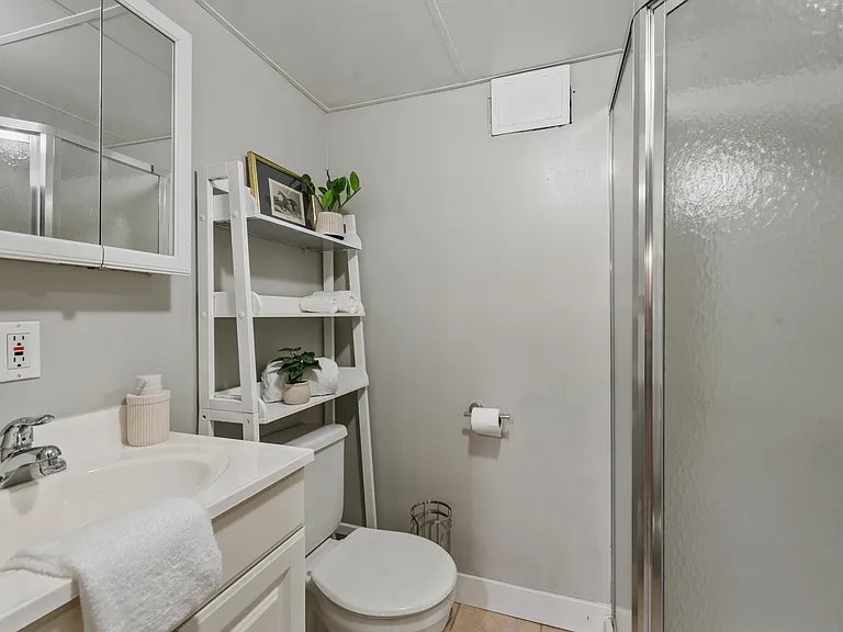 8126 Kirkwall Ct — Photo 16