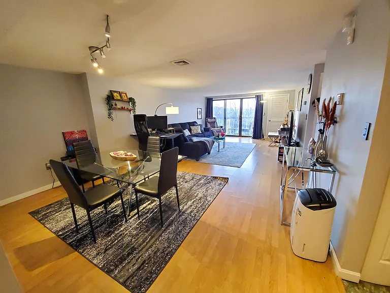 8 9th St #407 — Photo 1