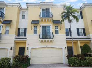 641 NW 38th Cir, Boca Raton, FL 33431