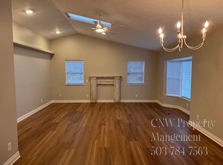 1034 Woodlawn Ave, Oregon City, OR 97045