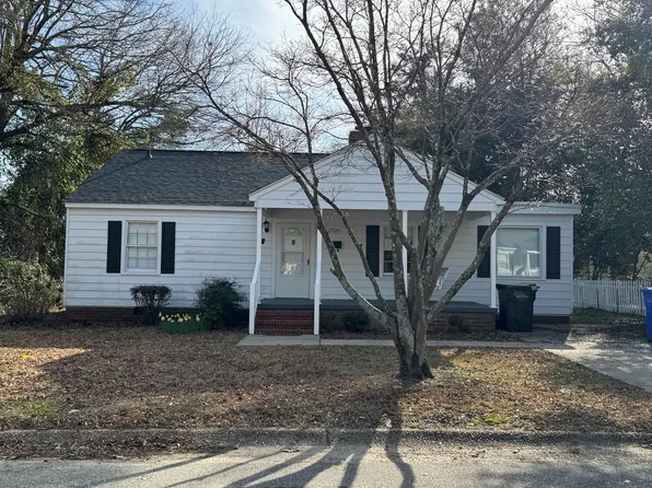 2705 Pecan Dr, Fayetteville, NC 28303