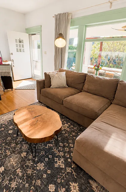 3 bed, 2.5 bath, 1500 sqft, $5,650 — Photo 3