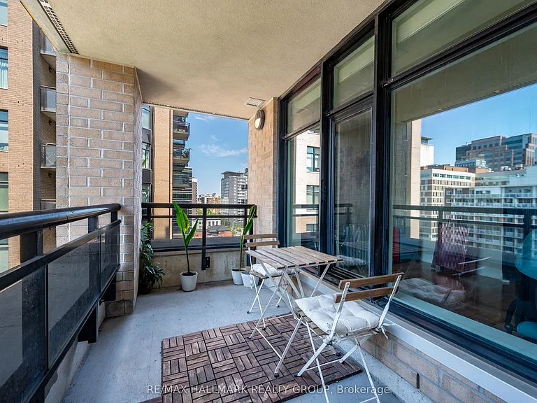245 Kent St #909 — Photo 30
