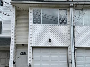 40 Post Ln, Staten Island, NY