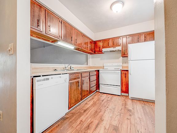 2nd image of 7217 Woods Crossing Dr