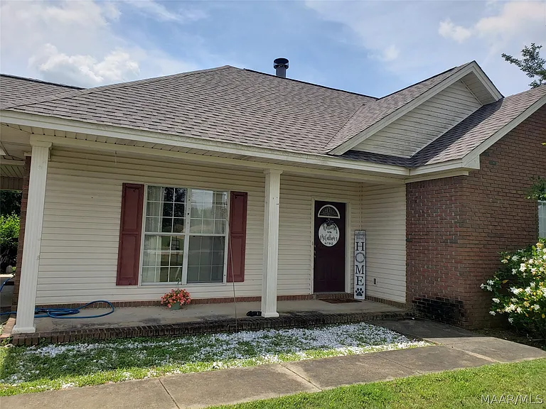 1922 Denny Dr — Photo 2