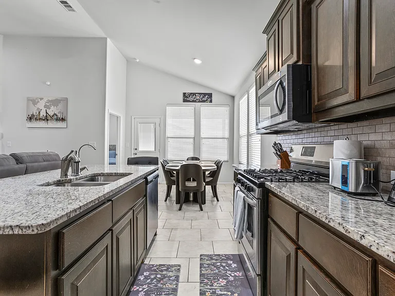 2313 Ridgeway Rd — Photo 6
