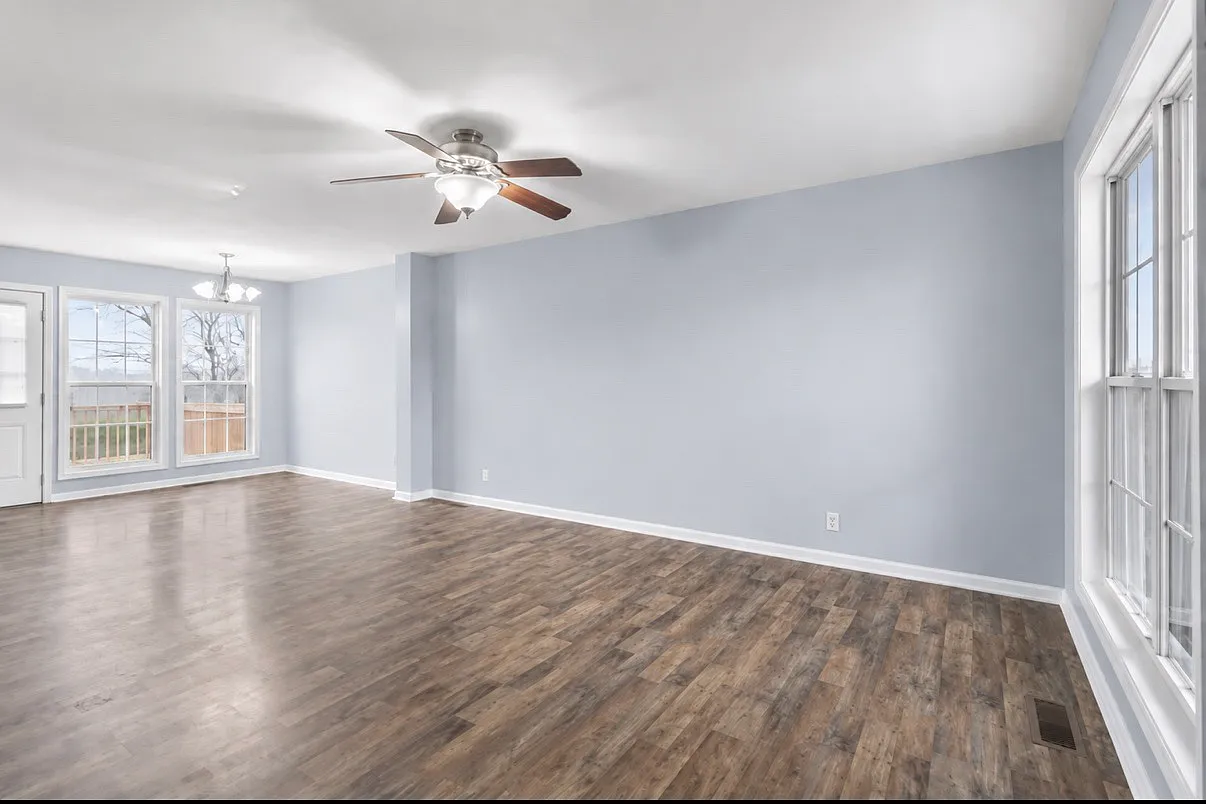 4 bed, 1538 sqft, $1,925 — Photo 2