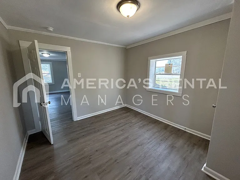 3716 Main St — Photo 11