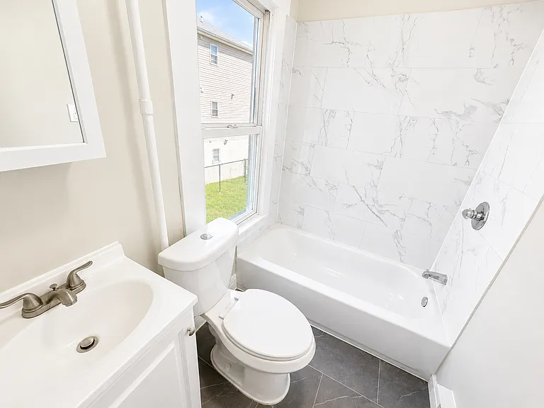 51-53 Saint James Pl #3 — Photo 4