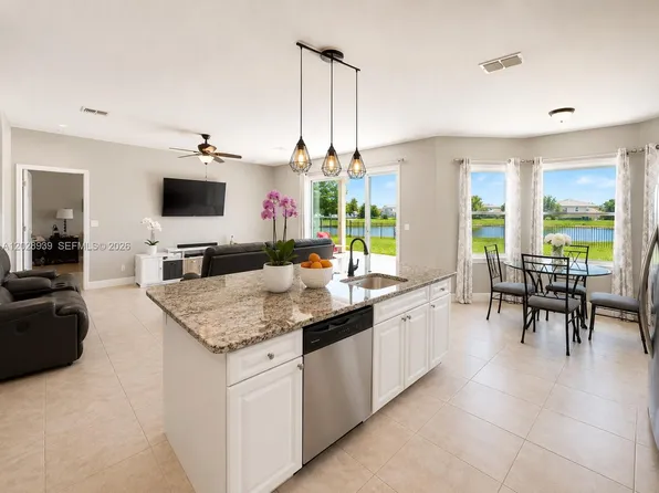 2813 Village Pine Ter, Orlando, FL 32833