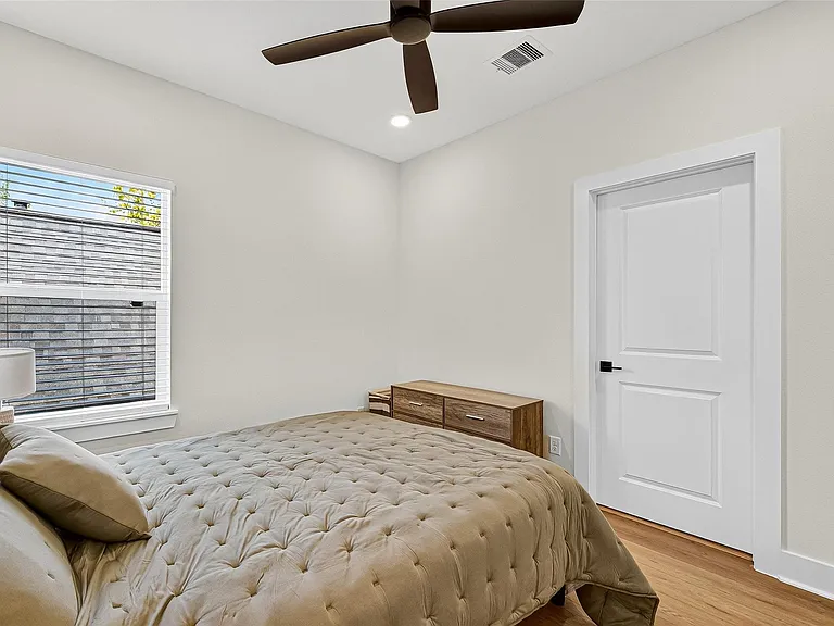 3315 Daphne St — Photo 33